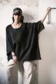 sq_blk-top-beige-pants_1
