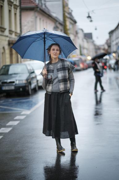 SPÓDNICA LNIANA - CZARNA