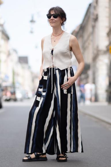 Szerokie spodnie  WHITE STRIPES